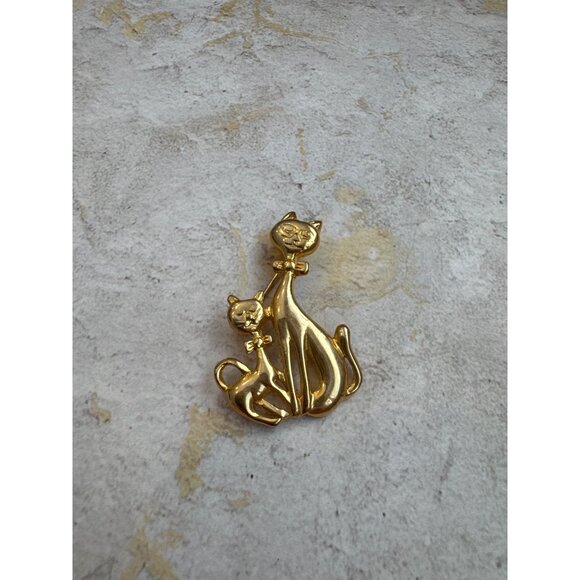 Jewelry - Gold Tone Cats Brooch Mom and Baby
